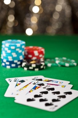 Live Crazy Time dealer studio with multi-camera setup on fomo19 slot